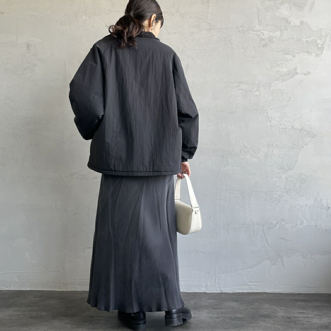 KELTY [ケルティ] 別注 中綿入り オーバーサイズナイロンジャケット [KE243W10IN01-JF] BLACK &&モデル身長：160cm 着用サイズ：M&&