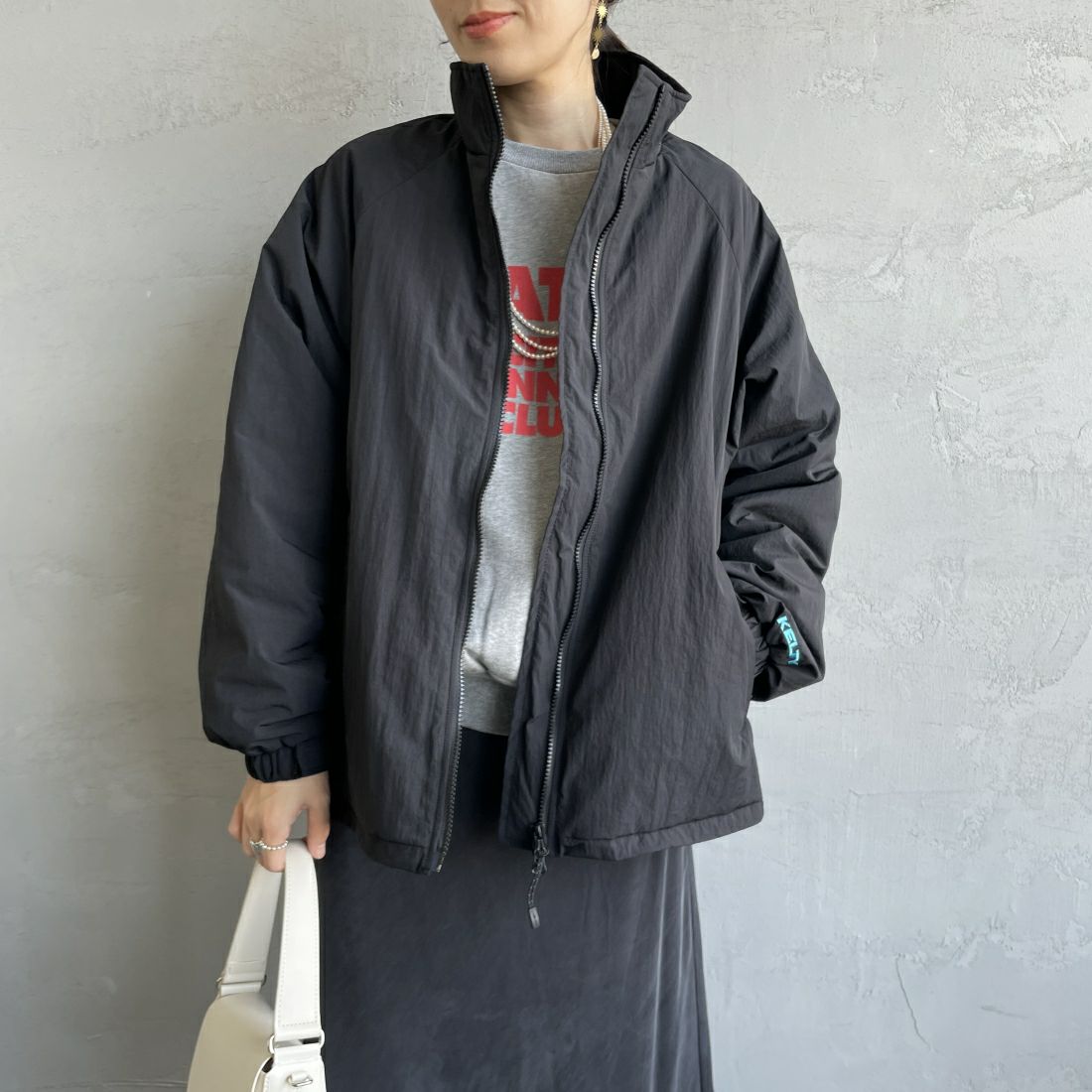 KELTY [ケルティ] 別注 中綿入り オーバーサイズナイロンジャケット [KE243W10IN01-JF] BLACK &&モデル身長：160cm 着用サイズ：M&&