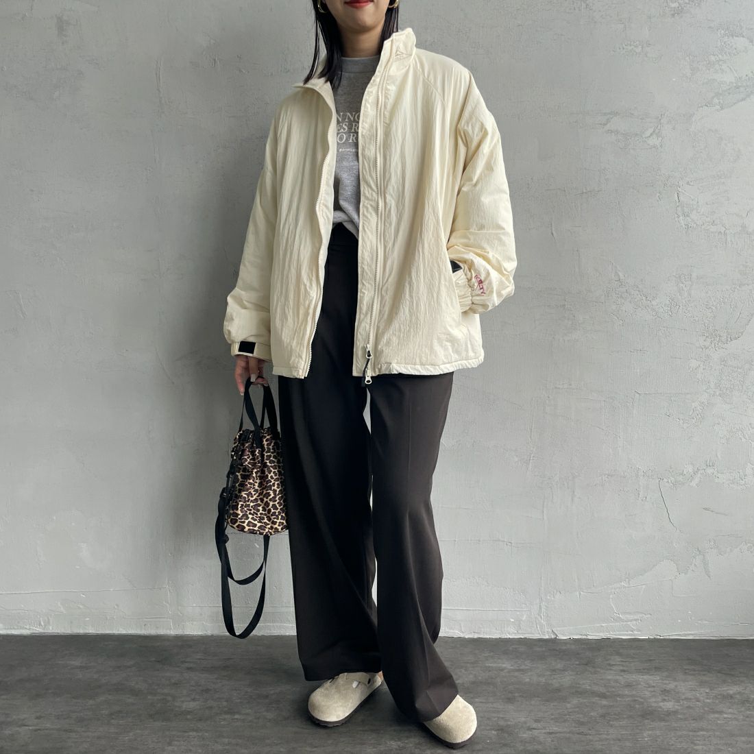 KELTY [ケルティ] 別注 中綿入り オーバーサイズナイロンジャケット [KE243W10IN01-JF] IVORY &&モデル身長：163cm 着用サイズ：M&&