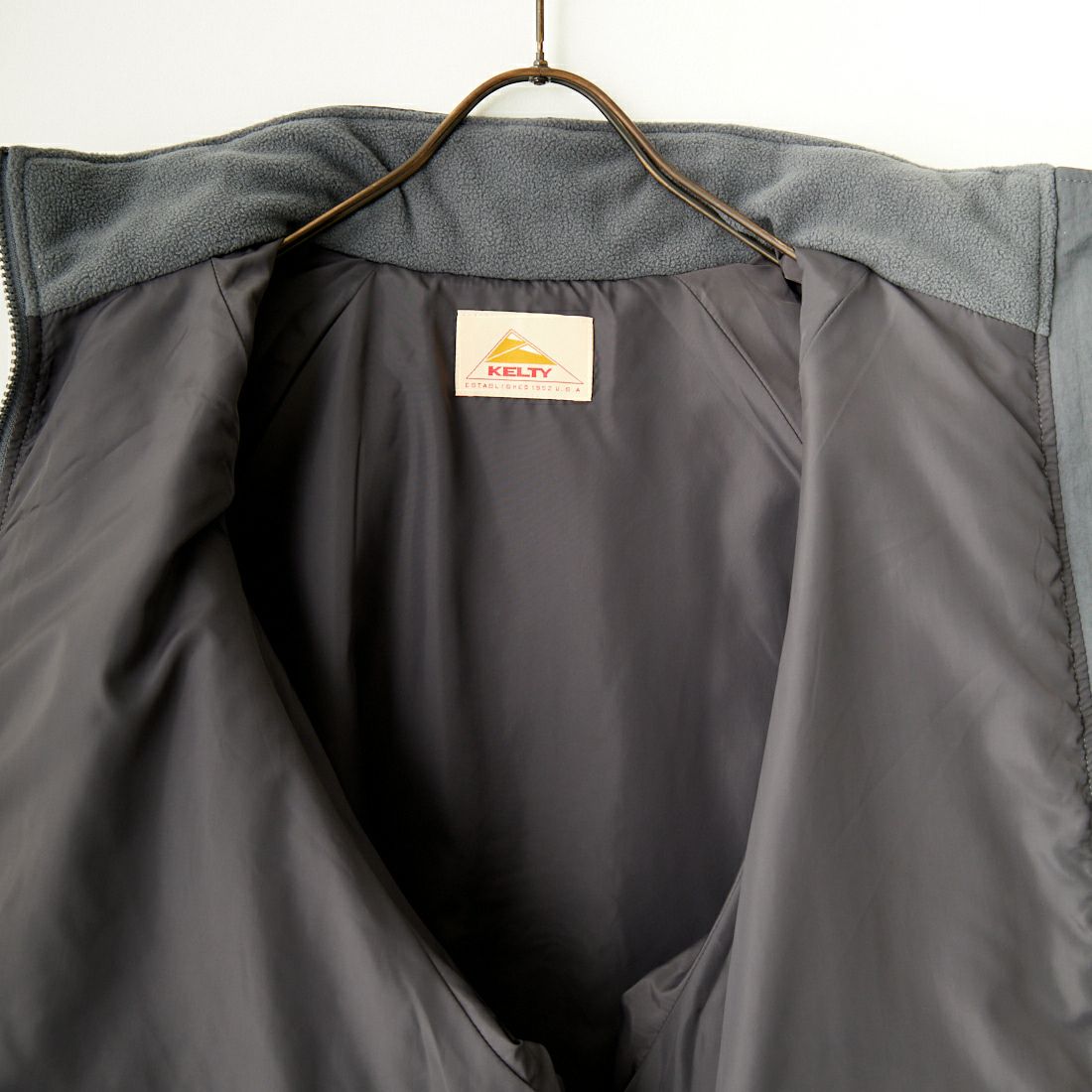 KELTY [ケルティ] 別注 中綿入り オーバーサイズナイロンジャケット [KE243W10IN01-JF] CHARCOAL