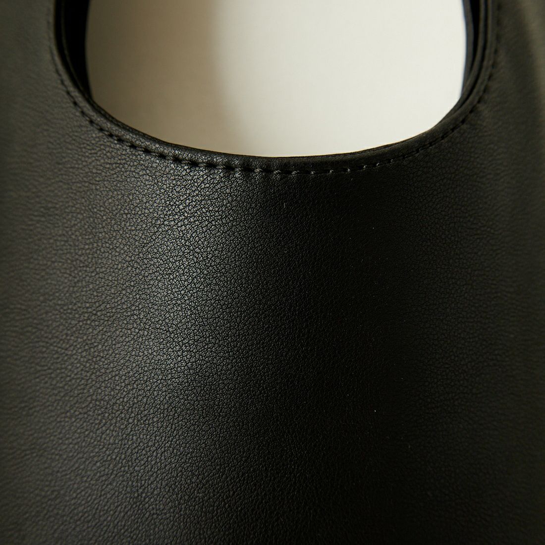 A.P.C. [アー・ペー・セー] Ninon トートバッグ スモール [TOTE-NINON-SMALL] 99 NOIR