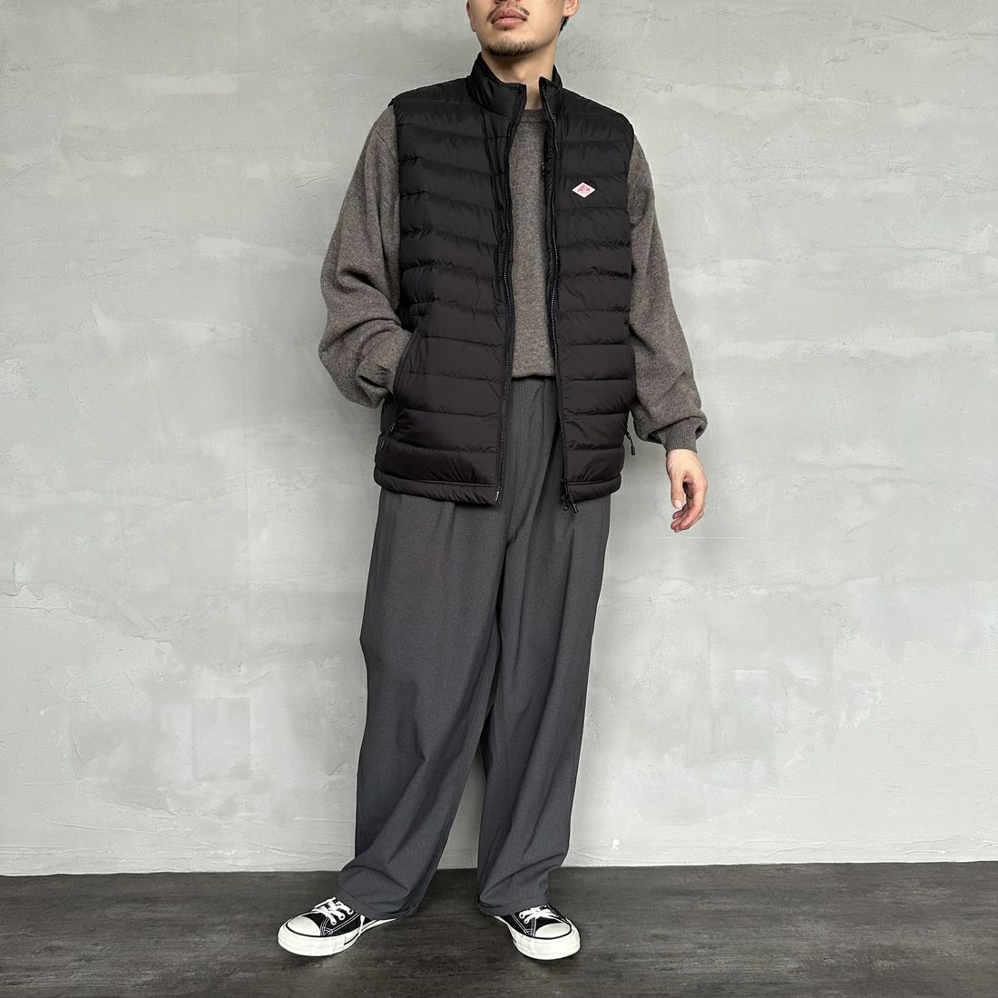 DANTON [ダントン] スタンドカラー ミドルダウンベスト [DT-A0565NRP] BLACK &&モデル身長：168cm 着用サイズ：L&&