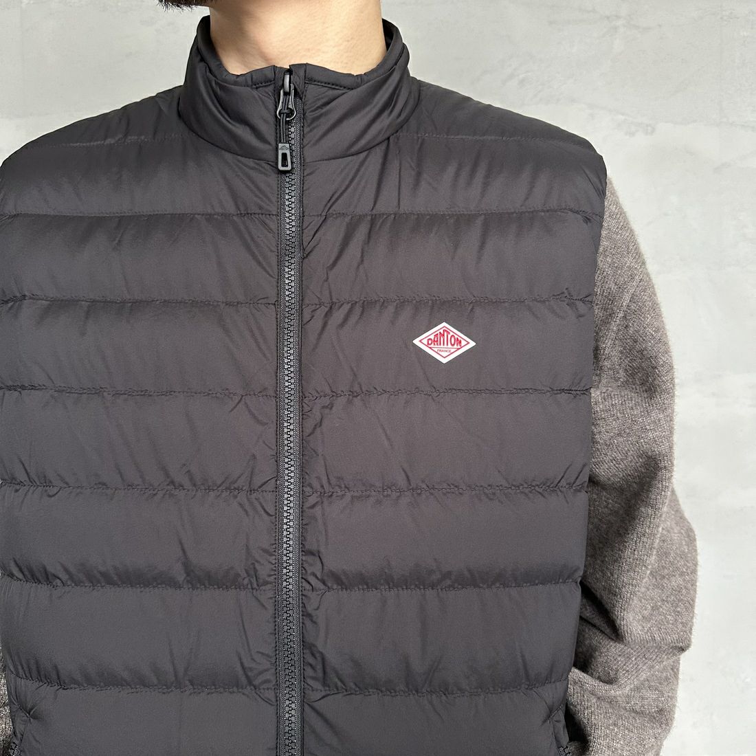 DANTON [ダントン] スタンドカラー ミドルダウンベスト [DT-A0565NRP] BLACK