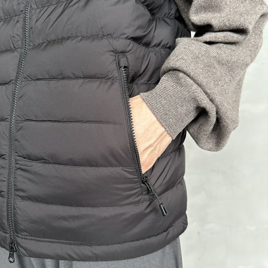 DANTON [ダントン] スタンドカラー ミドルダウンベスト [DT-A0565NRP] BLACK