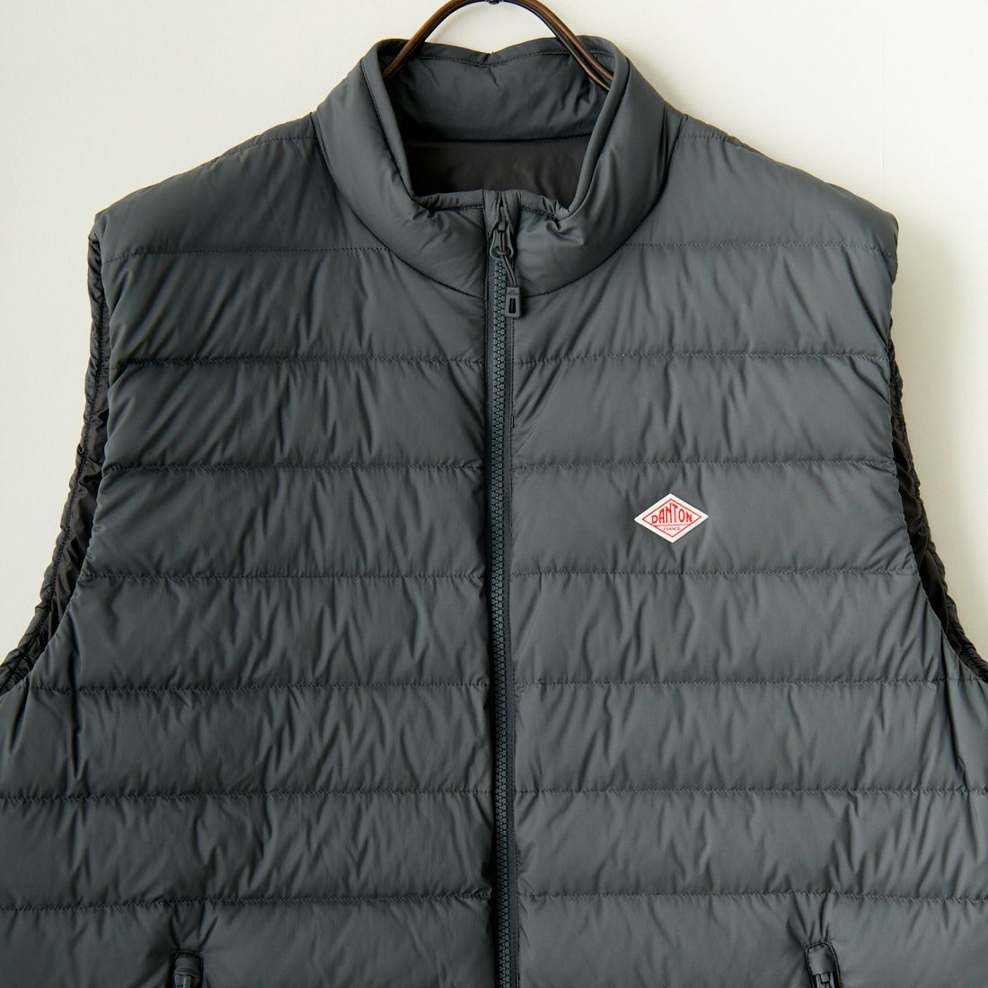 DANTON [ダントン] スタンドカラー ミドルダウンベスト [DT-A0565NRP] M.GREY