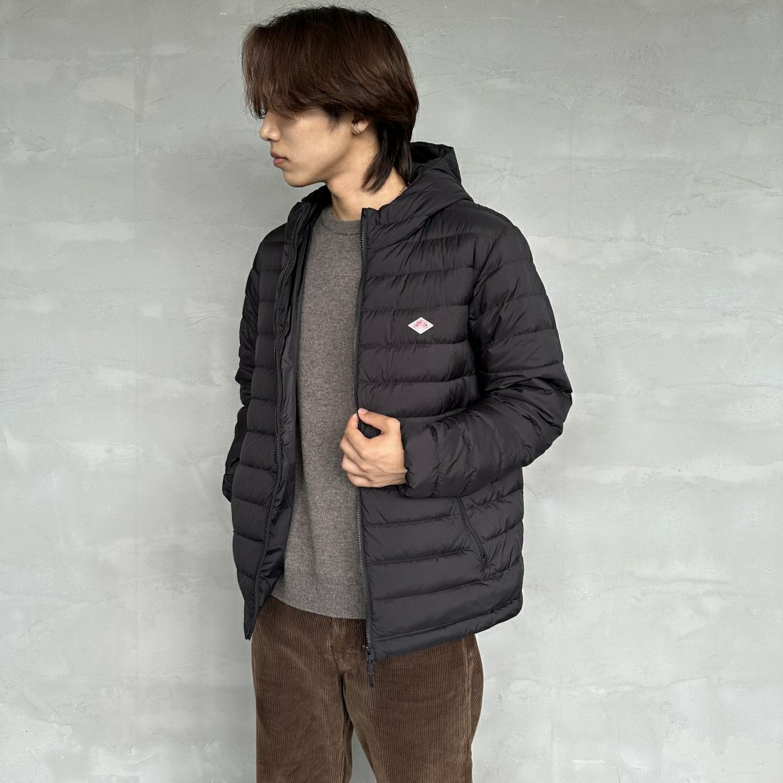 DANTON [ダントン] ミドルダウンフードジャケット [DT-A0564NRP] BLACK &&モデル身長：179cm 着用サイズ：M&&