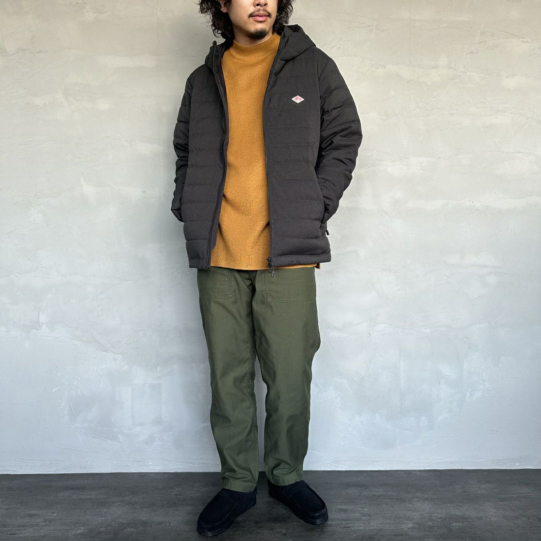 DANTON [ダントン] ウールライクポリエステル フードダウンジャケット [DT-A0187PWL] CHARCOAL &&モデル身長：173cm 着用サイズ：M&&