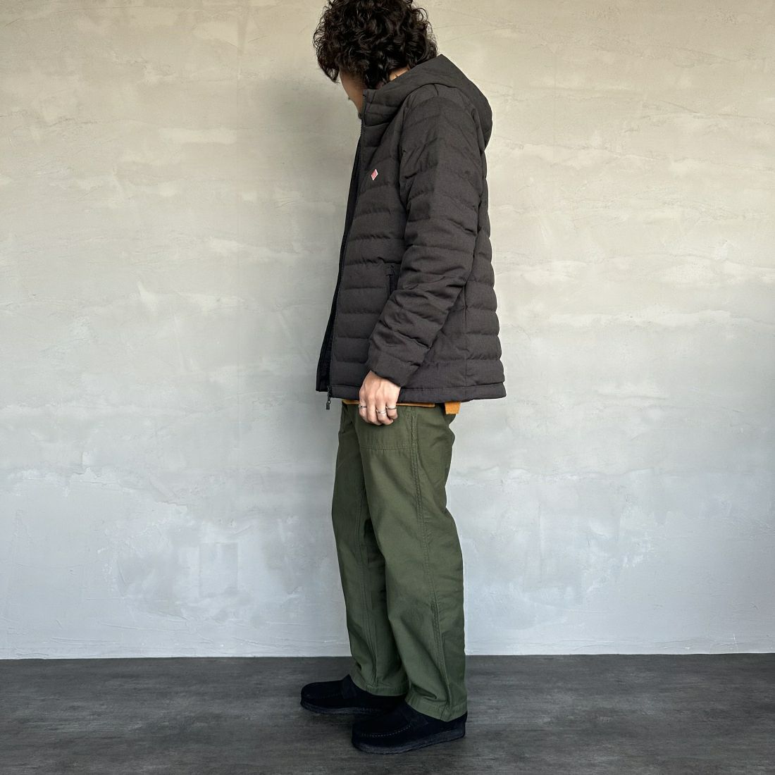 DANTON [ダントン] ウールライクポリエステル フードダウンジャケット [DT-A0187PWL] CHARCOAL &&モデル身長：173cm 着用サイズ：M&&