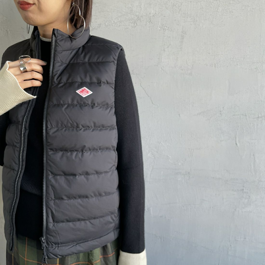 DANTON [ダントン] スタンドカラー ミドルダウンベスト [DT-A0550NRP] BLACK