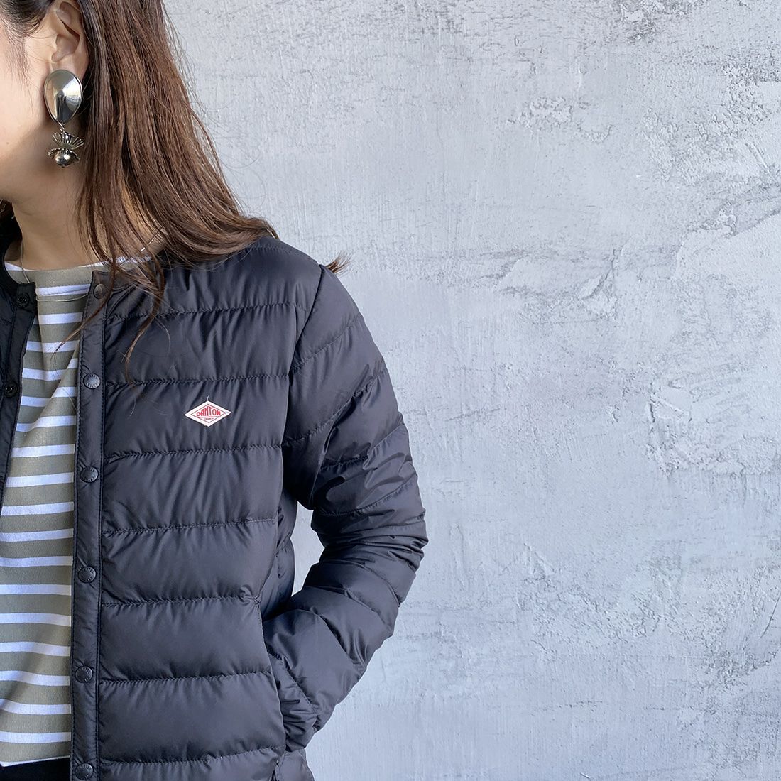 DANTON [ダントン] クルーネック インナーダウンジャケット [DT-A0001NNF] BLACK &&モデル身長：160cm 着用サイズ：S&&