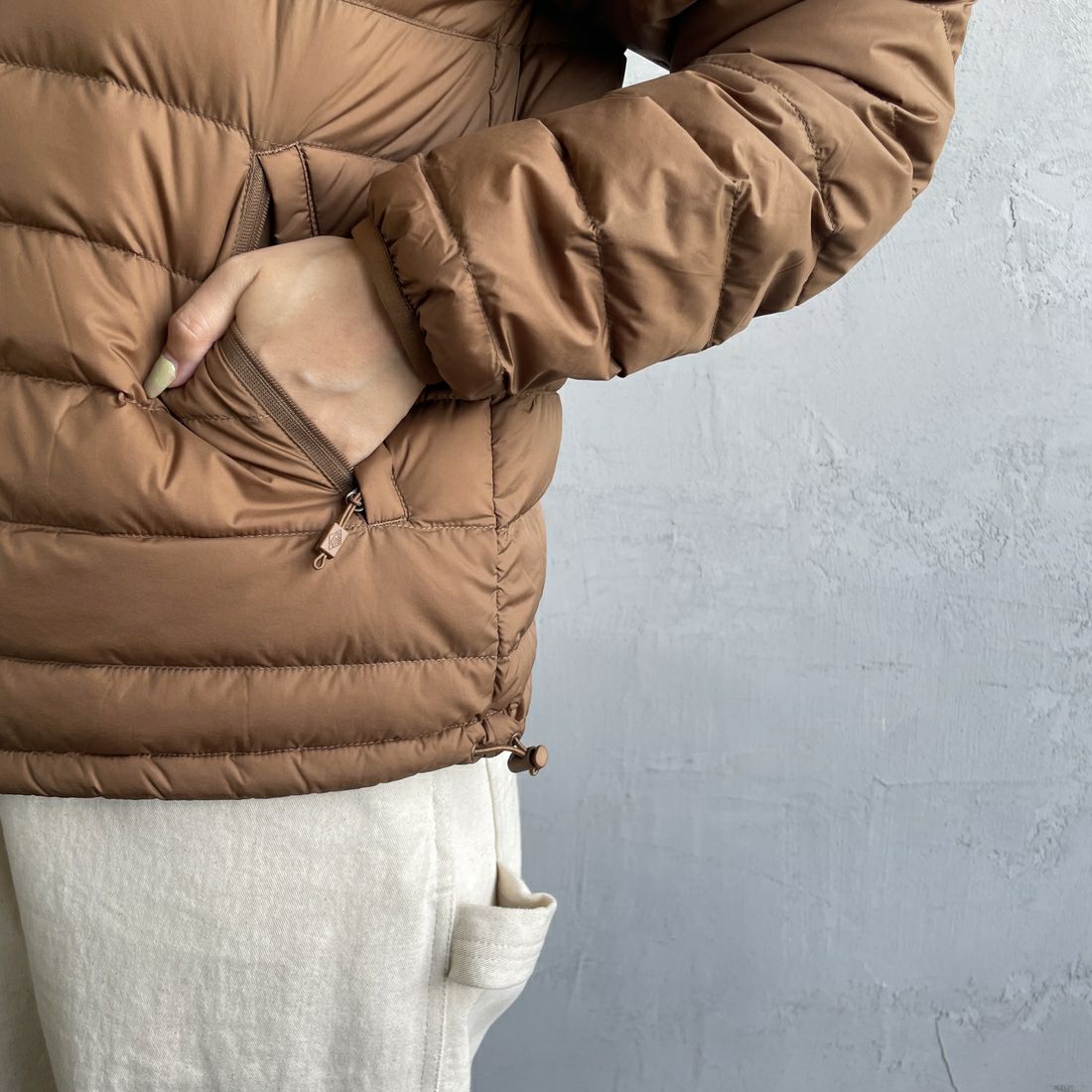 DANTON [ダントン] クルーネック インナーダウンジャケット [DT-A0001NNF] LT.BROWN &&モデル身長：163cm 着用サイズ：M&&