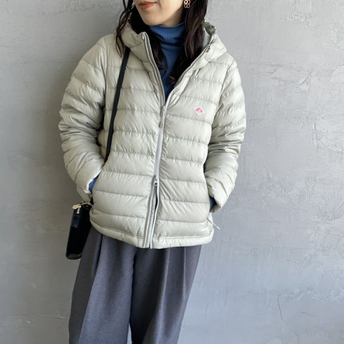 DANTON [ダントン] ミドルダウンフードジャケット [DT-A0563NRP] GREIGE &&モデル身長：160cm 着用サイズ：M&&