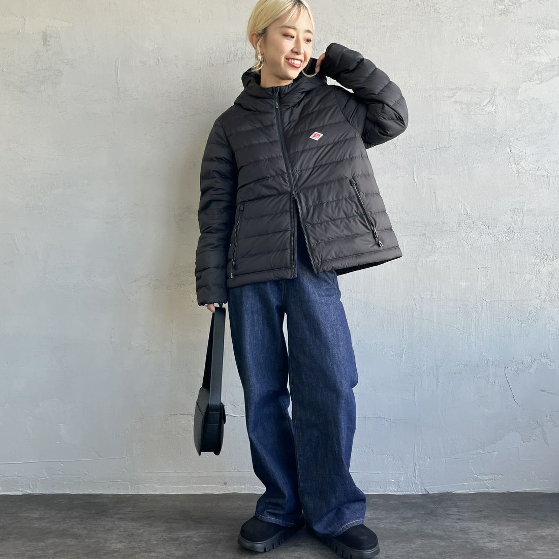 DANTON [ダントン] ミドルダウンフードジャケット [DT-A0563NRP] BLACK&&モデル身長：150cm 着用サイズ：S&&