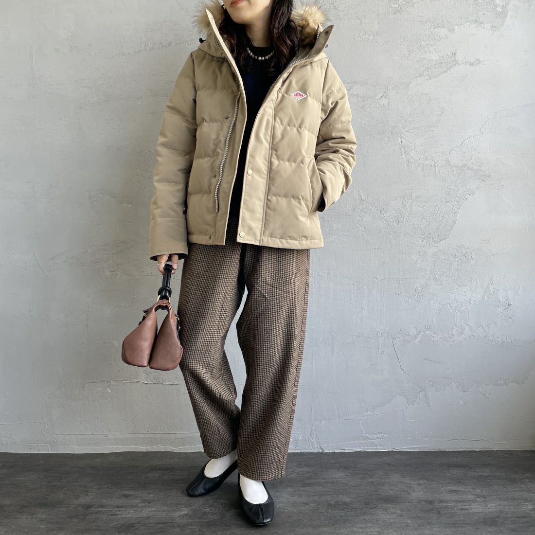 DANTON [ダントン] ショート丈 タッサーダウンジャケット [DT-A0007TET] LT.BEIGE &&モデル身長：160cm 着用サイズ：M&&