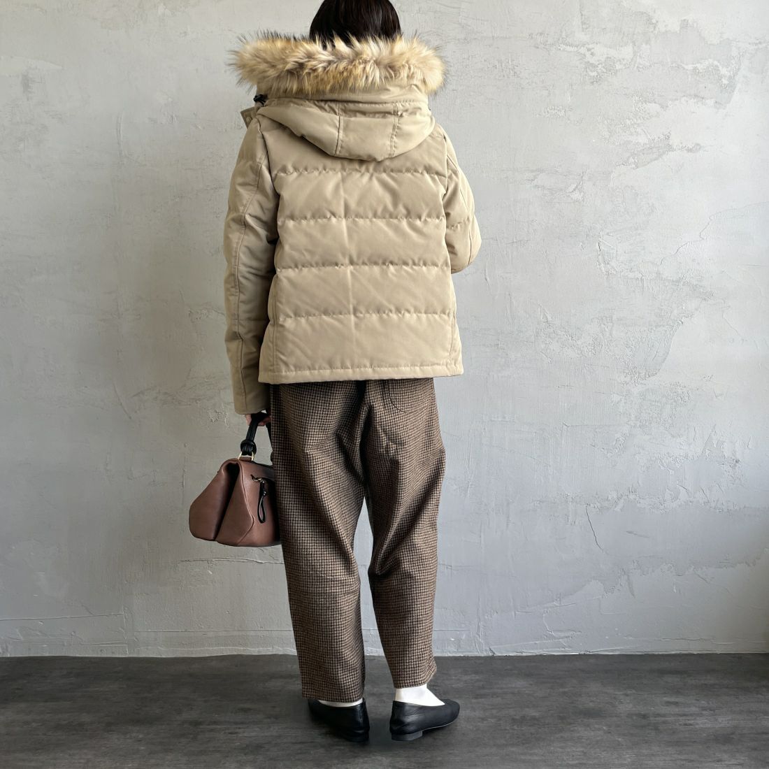 DANTON [ダントン] ショート丈 タッサーダウンジャケット [DT-A0007TET] LT.BEIGE &&モデル身長：160cm 着用サイズ：M&&