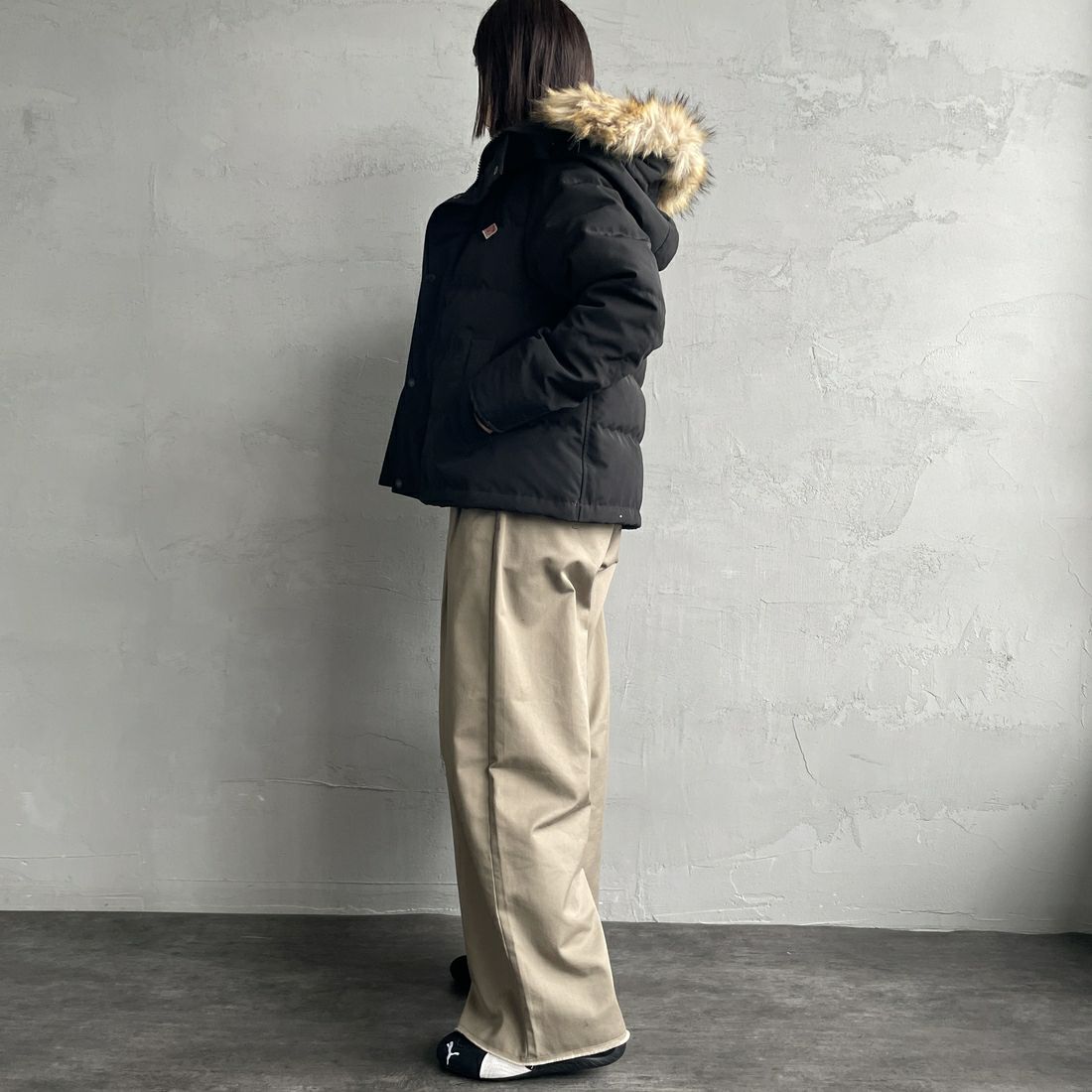 DANTON [ダントン] ショート丈 タッサーダウンジャケット [DT-A0007TET] BLACK &&モデル身長：159cm 着用サイズ：S&&