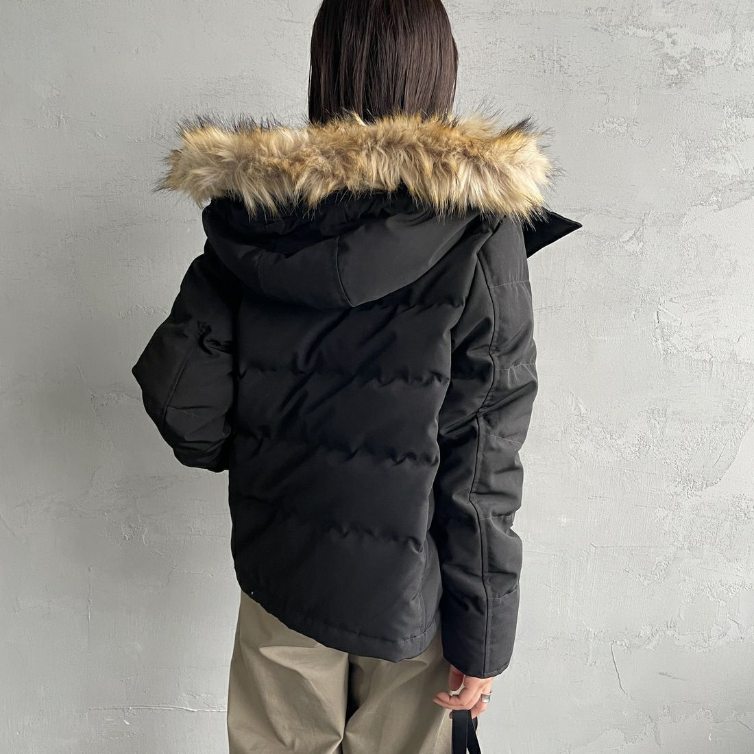 DANTON [ダントン] ショート丈 タッサーダウンジャケット [DT-A0007TET] BLACK &&モデル身長：159cm 着用サイズ：S&&