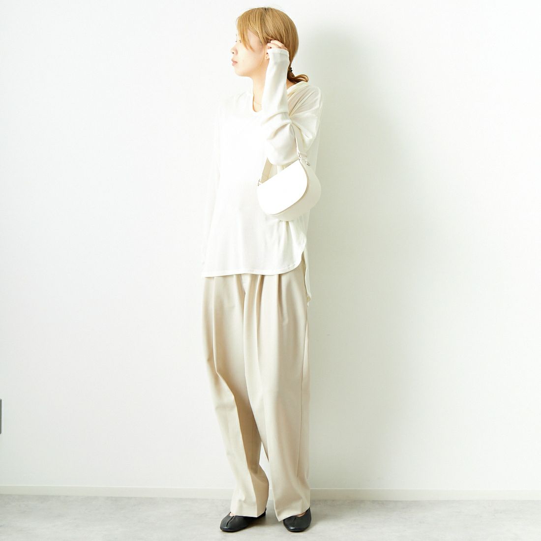 CHIGNON [シニヨン] フーディチュールプルオーバー [8644-106KK] IVORY &&モデル身長：167cm 着用サイズ：F&&