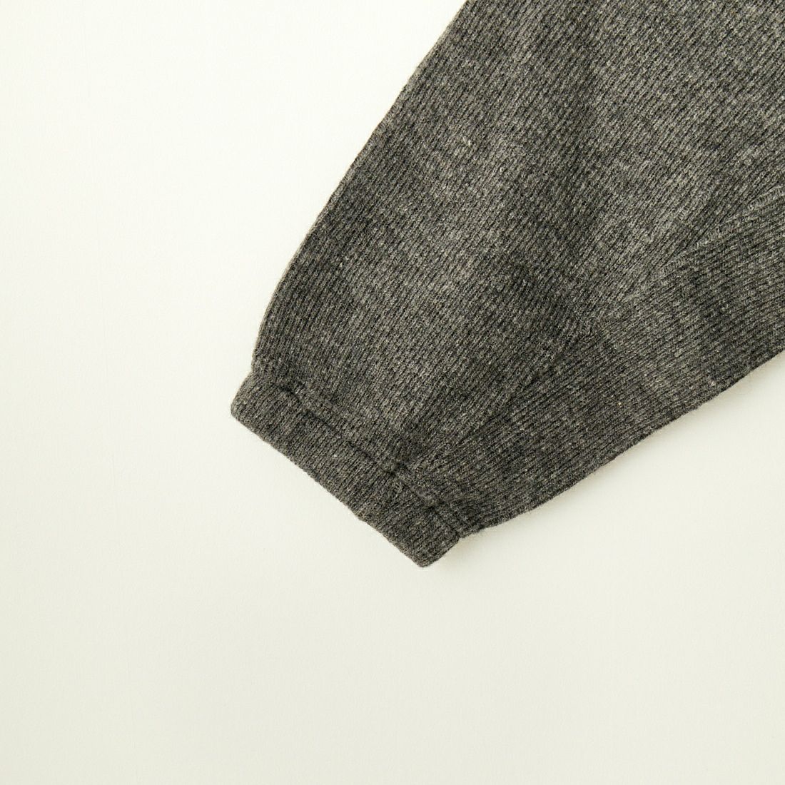 White Mountaineering [ホワイトマウンテニアリング] ラグランプルオーバー [WM2473511] CHARCOAL