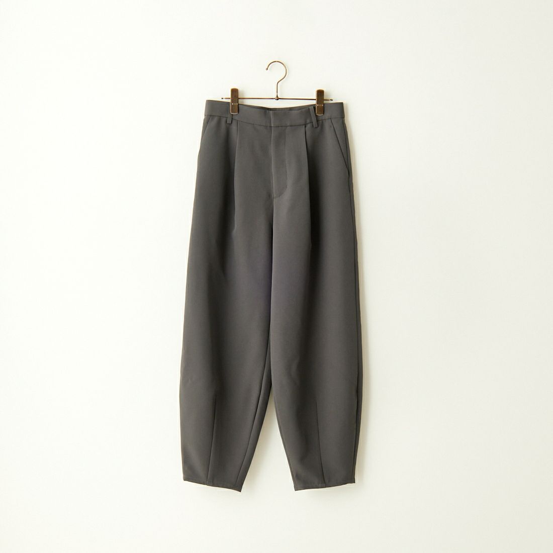 USINE [ユジーヌ] タックパンツ [2430302] CHARCOAL