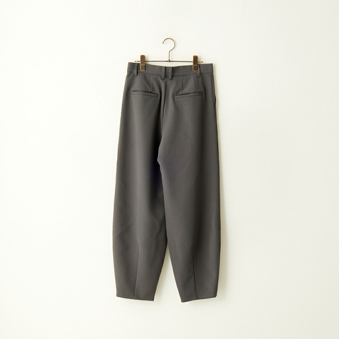 USINE [ユジーヌ] タックパンツ [2430302] CHARCOAL