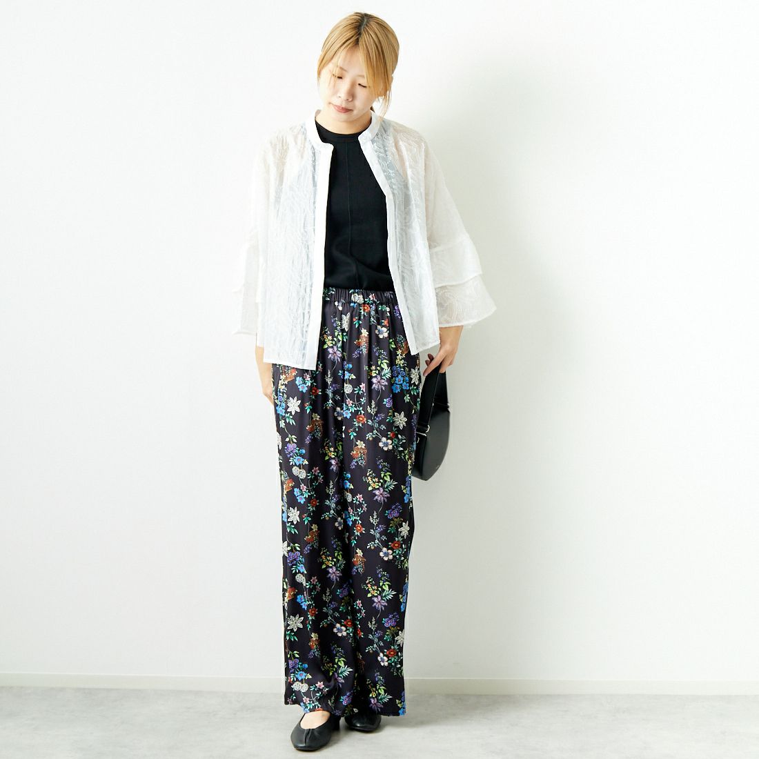 Jeans Factory Clothes [ジーンズファクトリークローズ] フラワープリントサテンパンツ [21243052] 004 ﾌﾞﾗｯｸ &&モデル身長：167cm 着用サイズ：F&&