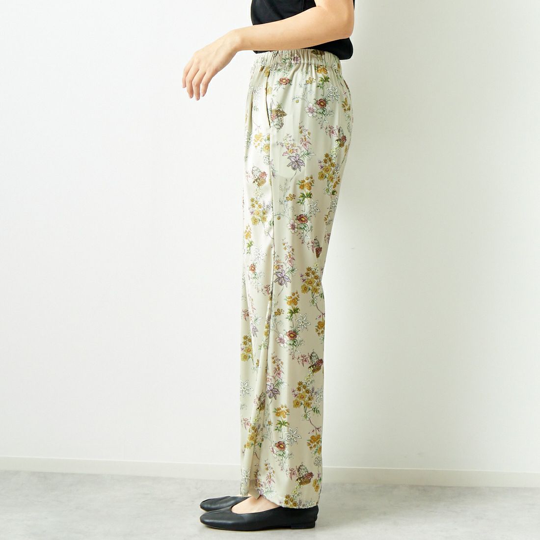 Jeans Factory Clothes [ジーンズファクトリークローズ] フラワープリントサテンパンツ [21243052] 033 ﾍﾞｰｼﾞｭ &&モデル身長：167cm 着用サイズ：F&&