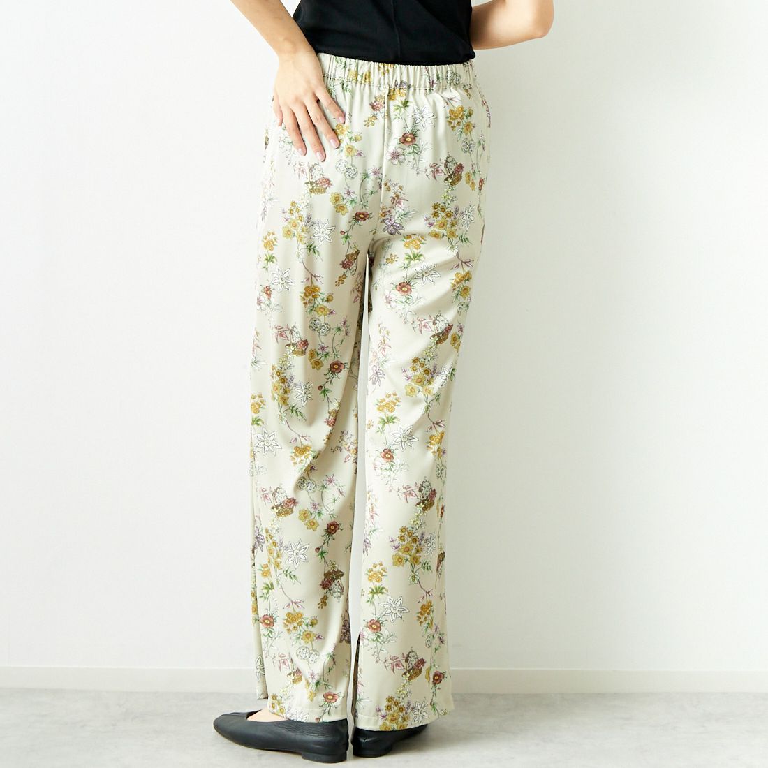 Jeans Factory Clothes [ジーンズファクトリークローズ] フラワープリントサテンパンツ [21243052] 033 ﾍﾞｰｼﾞｭ &&モデル身長：167cm 着用サイズ：F&&