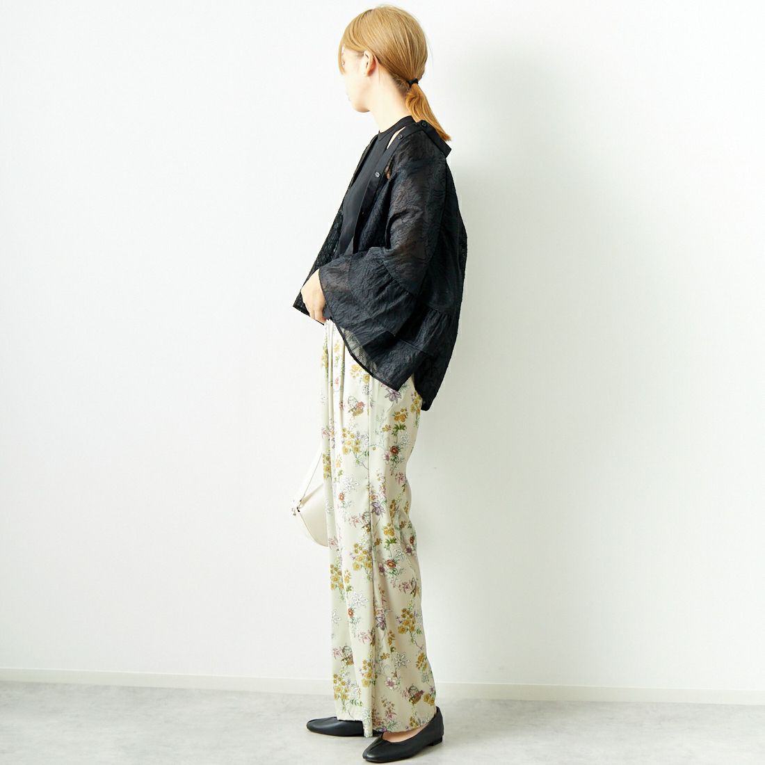 Jeans Factory Clothes [ジーンズファクトリークローズ] フラワープリントサテンパンツ [21243052] 033 ﾍﾞｰｼﾞｭ &&モデル身長：167cm 着用サイズ：F&&