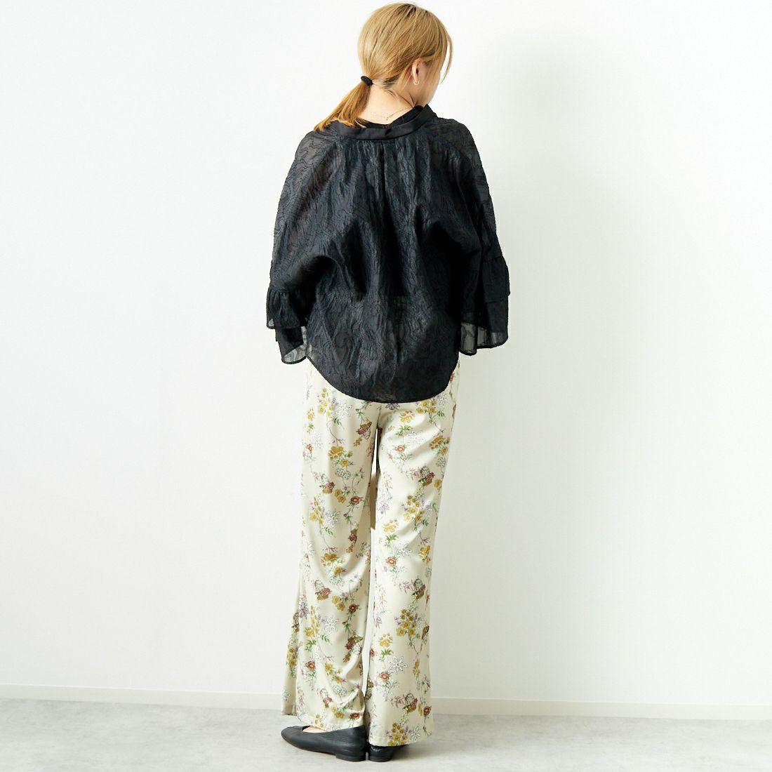 Jeans Factory Clothes [ジーンズファクトリークローズ] フラワープリントサテンパンツ [21243052] 033 ﾍﾞｰｼﾞｭ &&モデル身長：167cm 着用サイズ：F&&