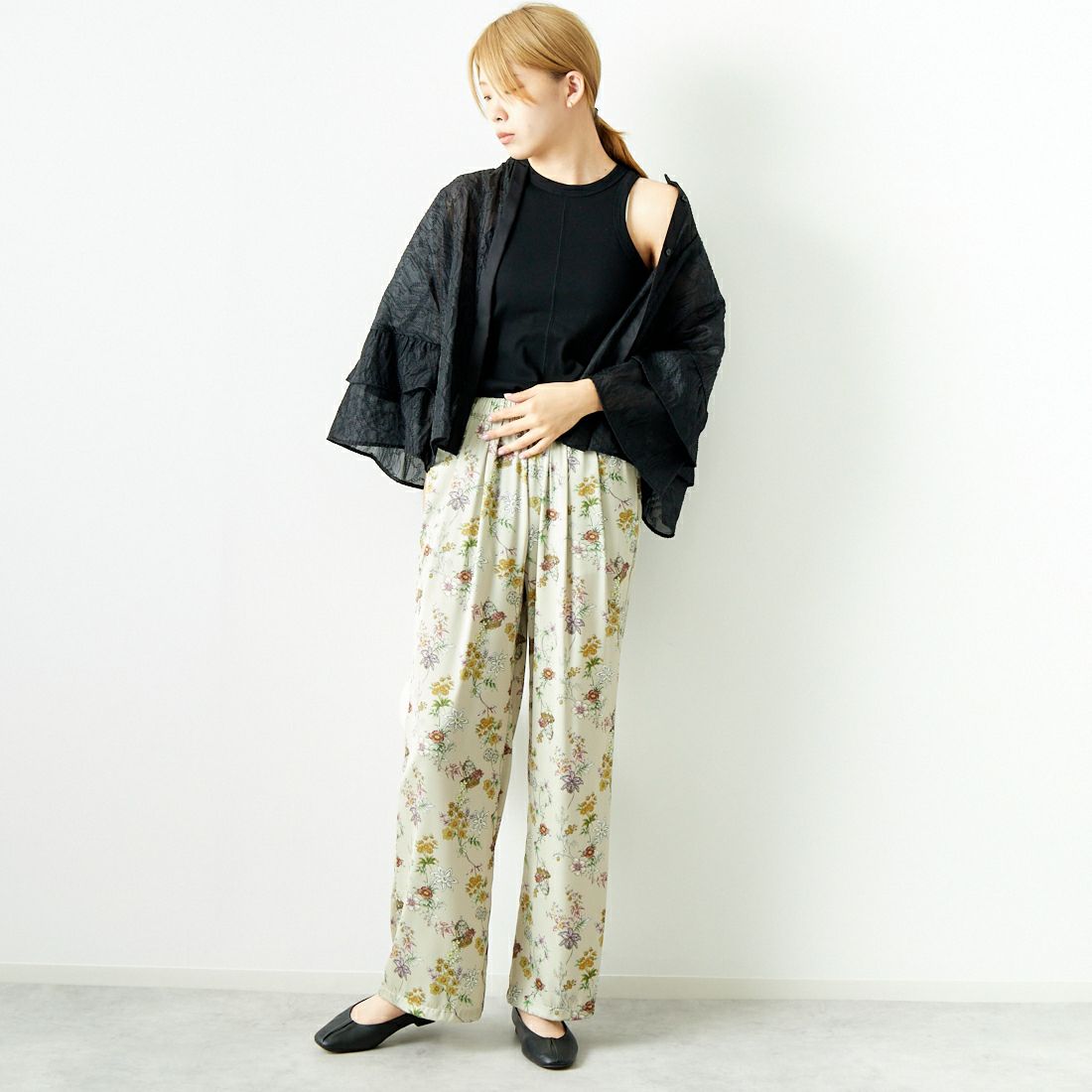 Jeans Factory Clothes [ジーンズファクトリークローズ] フラワープリントサテンパンツ [21243052] 033 ﾍﾞｰｼﾞｭ &&モデル身長：167cm 着用サイズ：F&&