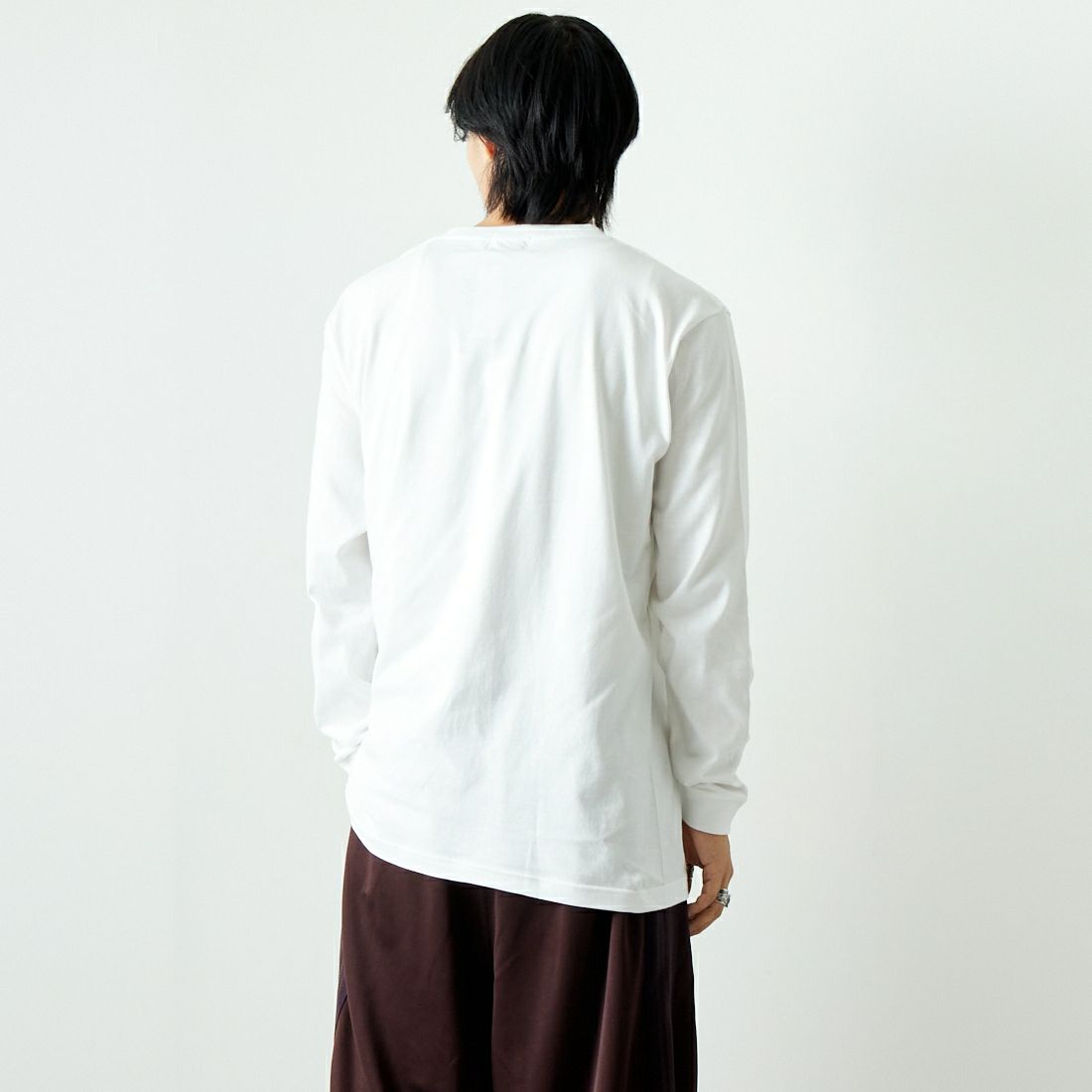 Filphies [フィルフィーズ] ロングスリーブプリントTシャツ [FP242PS00110] 01 WHITE &&モデル身長：179cm 着用サイズ：L&&