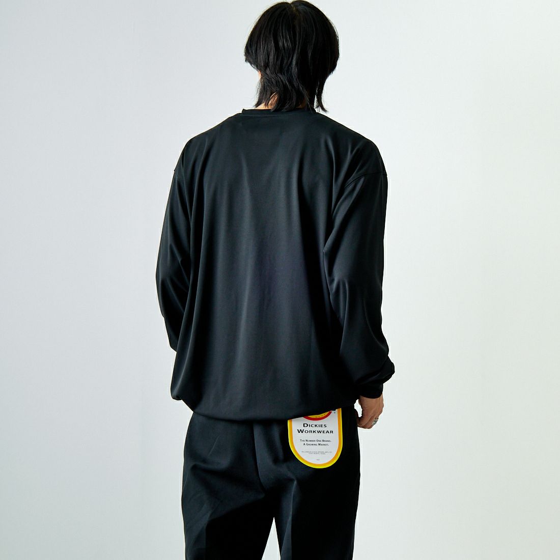 +phenix [プラスフェニックス] 別注 ワンポイント刺繍ロゴ ドローコードTシャツ [POT-24012IN-JF] BLACK &&モデル身長：179cm 着用サイズ：XL&&