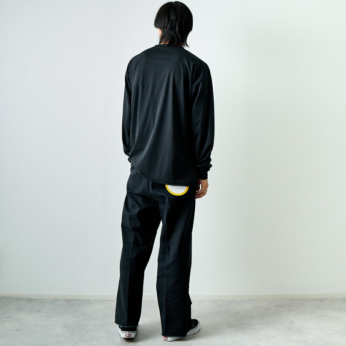 +phenix [プラスフェニックス] 別注 ワンポイント刺繍ロゴ ドローコードTシャツ [POT-24012IN-JF] BLACK &&モデル身長：179cm 着用サイズ：XL&&