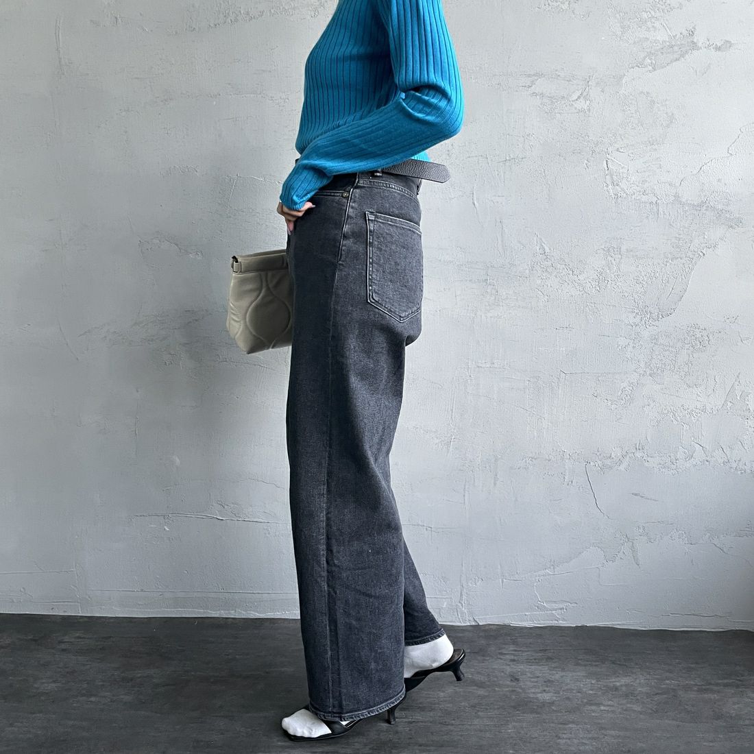 Urvin [アーヴィン] 別注 MARION JEANS ハイウエストストレートデニム [JUAG4400NB-JF] BLACK USED &&モデル身長：163cm 着用サイズ：24&&