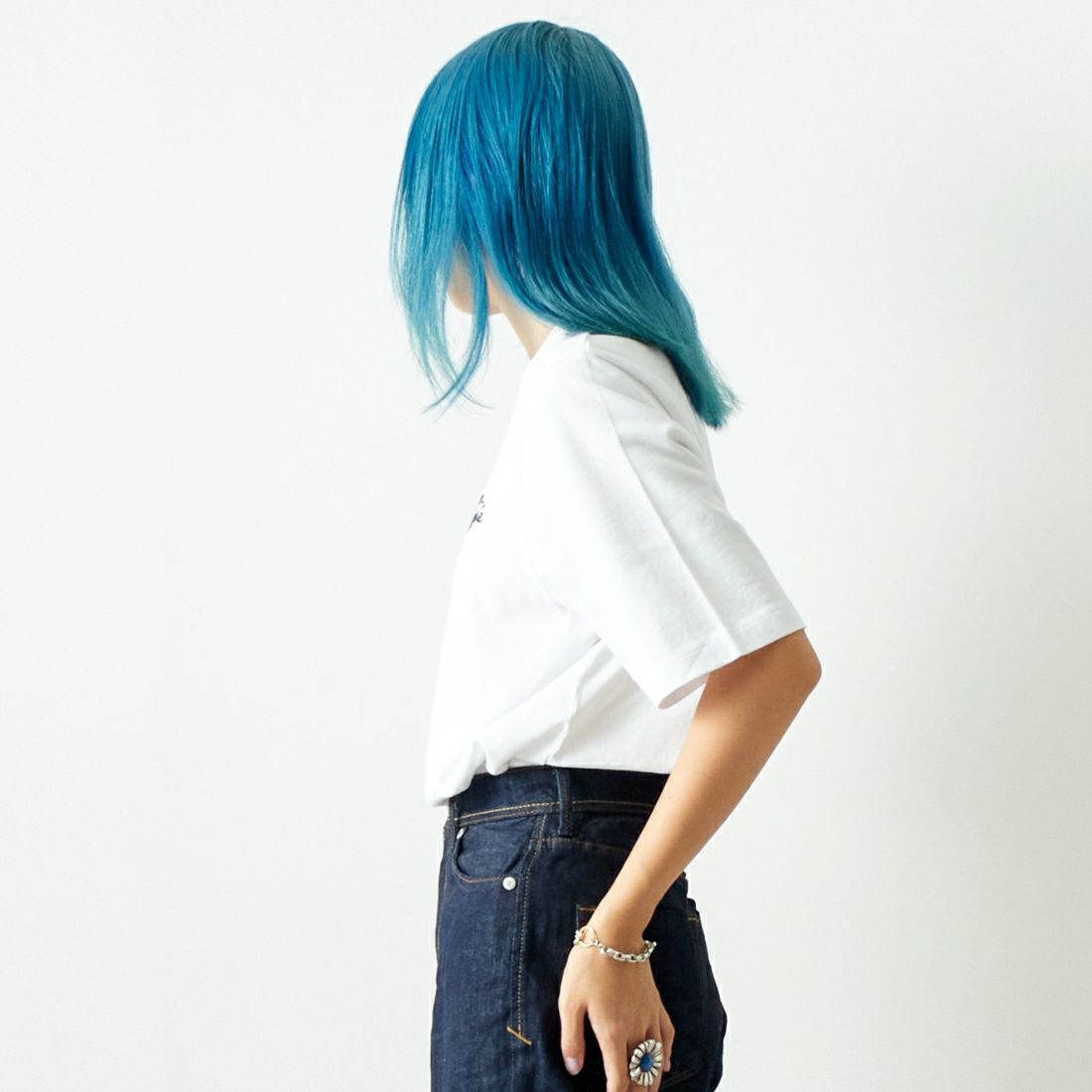 MAISON KITSUNE [メゾン キツネ] ハンドライティング コンフォート Tシャツ [MW00126KJ0119] M186 WHT &&モデル身長：167cm 着用サイズ：S&&