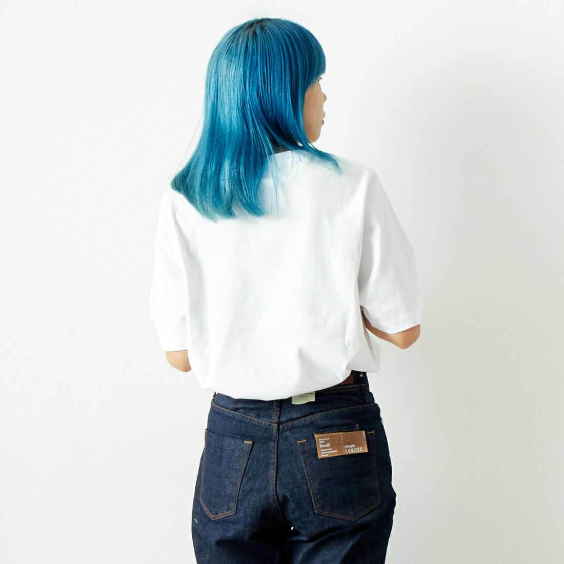 MAISON KITSUNE [メゾン キツネ] ハンドライティング コンフォート Tシャツ [MW00126KJ0119] M186 WHT &&モデル身長：167cm 着用サイズ：S&&