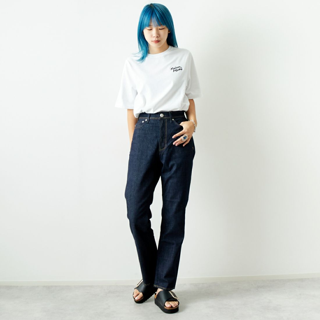 MAISON KITSUNE [メゾン キツネ] ハンドライティング コンフォート Tシャツ [MW00126KJ0119] M186 WHT &&モデル身長：167cm 着用サイズ：S&&