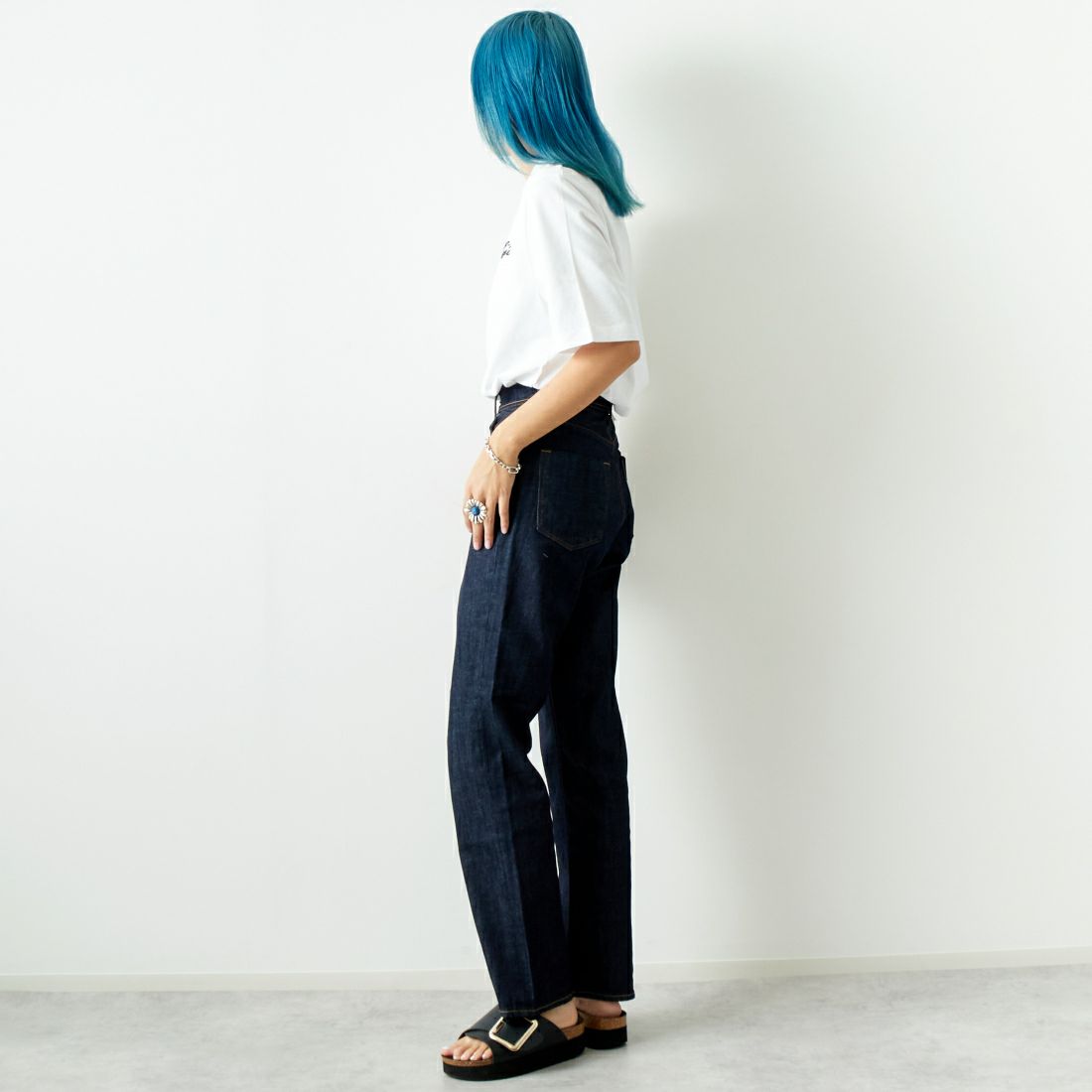 MAISON KITSUNE [メゾン キツネ] ハンドライティング コンフォート Tシャツ [MW00126KJ0119] M186 WHT &&モデル身長：167cm 着用サイズ：S&&