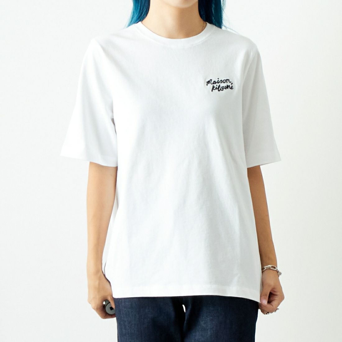 MAISON KITSUNE [メゾン キツネ] ハンドライティング コンフォート Tシャツ [MW00126KJ0119] M186 WHT &&モデル身長：167cm 着用サイズ：S&&