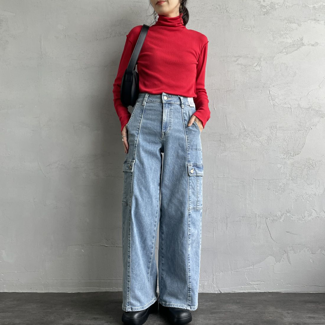 SOMETHING [サムシング] LISA カーゴワイドパンツ [SEA588] 98 L.BLUE&&モデル身長：160cm 着用サイズ：S&&