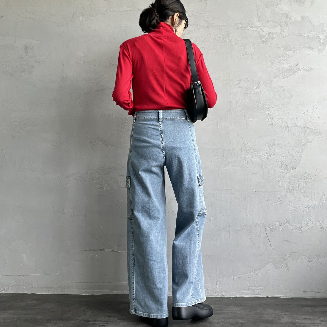 SOMETHING [サムシング] LISA カーゴワイドパンツ [SEA588] 98 L.BLUE&&モデル身長：160cm 着用サイズ：S&&