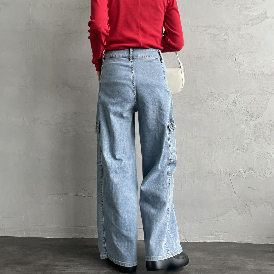 SOMETHING [サムシング] LISA カーゴワイドパンツ [SEA588] 98 L.BLUE&&モデル身長：160cm 着用サイズ：M&&