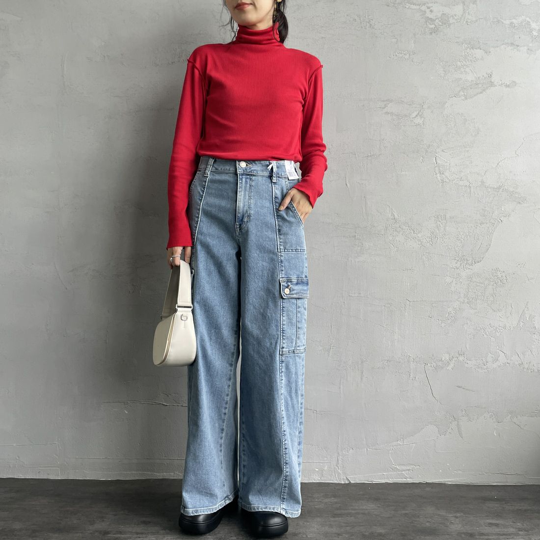 SOMETHING [サムシング] LISA カーゴワイドパンツ [SEA588] 98 L.BLUE&&モデル身長：160cm 着用サイズ：M&&