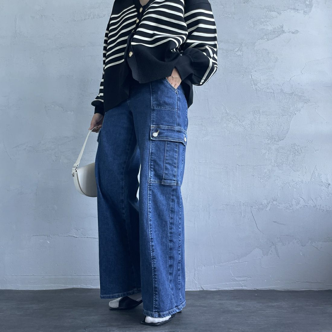 SOMETHING [サムシング] LISA カーゴワイドパンツ [SEA588] 92 M.BLUE&&モデル身長：163cm 着用サイズ：S&&
