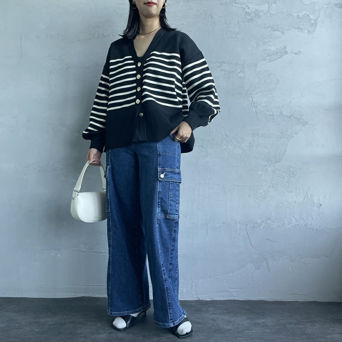 SOMETHING [サムシング] LISA カーゴワイドパンツ [SEA588] 92 M.BLUE&&モデル身長：163cm 着用サイズ：S&&