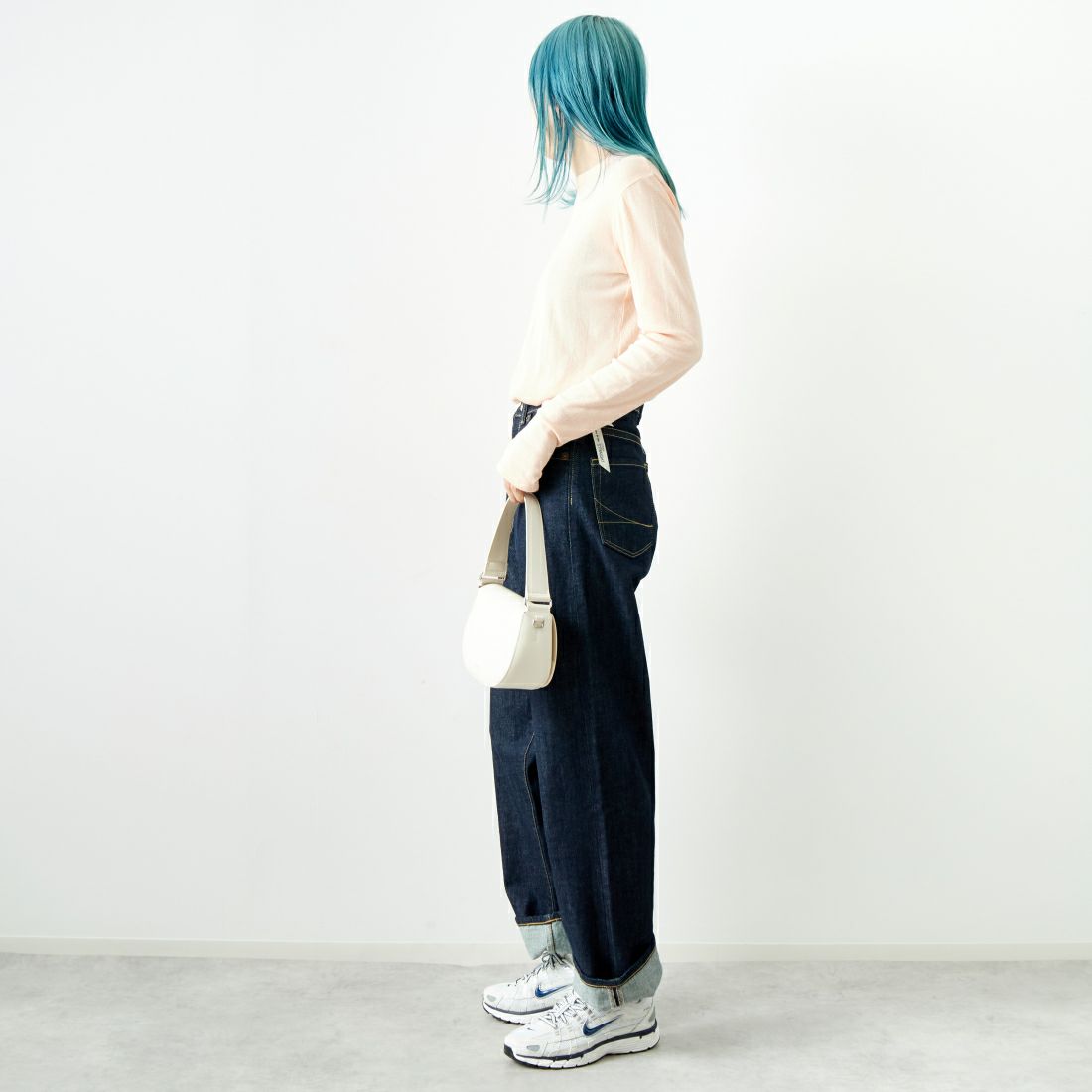 SOMETHING [サムシング] スーパーハイライズルーズストレートデニムパンツ [SEA73] 00 O.W &&モデル身長：167cm 着用サイズ：S&&