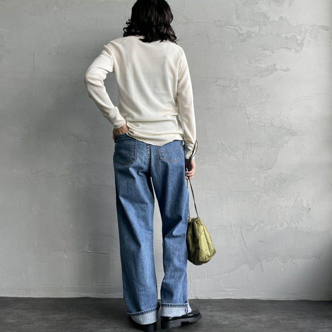 SOMETHING [サムシング] スーパーハイライズルーズストレートデニムパンツ [SEA73]56 L.BLUE &&モデル身長：160cm 着用サイズ：S&&