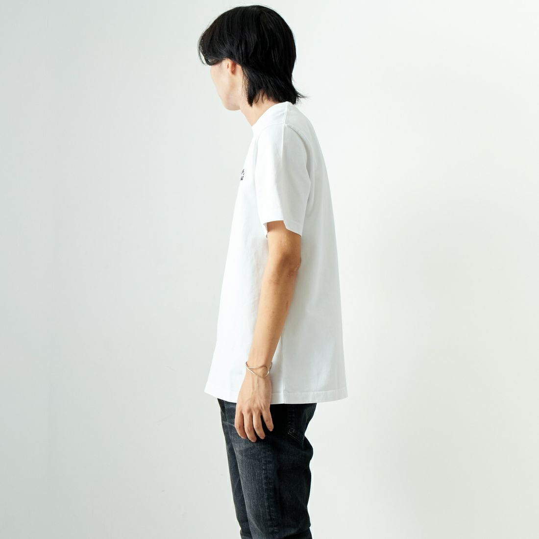 MAISON KITSUNE [メゾン キツネ] ハンドライティング コンフォート Tシャツ [MM00126KJ0118] M186 WHT/B &&モデル身長：179cm 着用サイズ：M&&