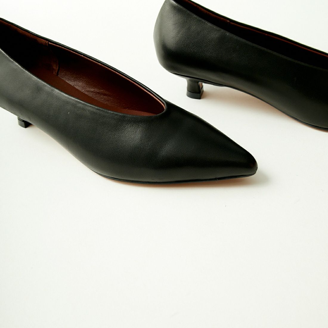 REMME [レメ] ポインテッドパンプス [ZH-24W041-SO] NEGRO